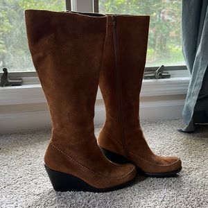 Aerosols Gather Round Boot Size 5